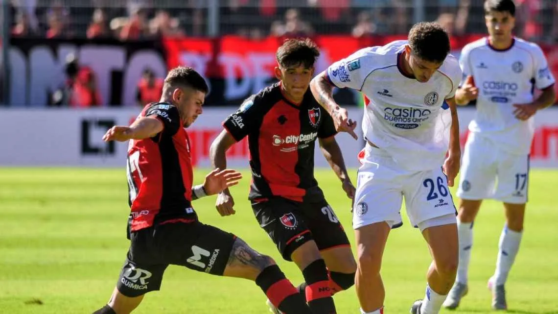 Sin emociones, Newell’s y San Lorenzo empataron sin goles en Rosario ...