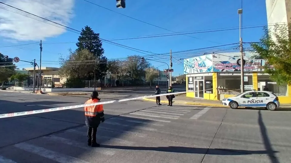 Falsa amenaza de bomba obligó a evacuar la Escuela 750 de Madryn