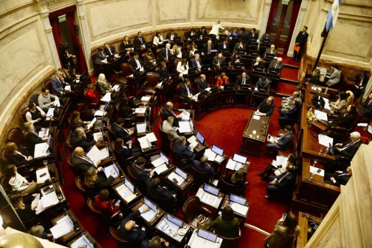 Media sanción al pago a fondos buitre por USD 171 millones