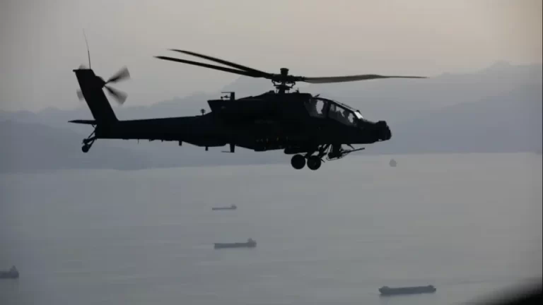 EE.UU. perdió un helicóptero Apache cerca del estrecho de Ormuz