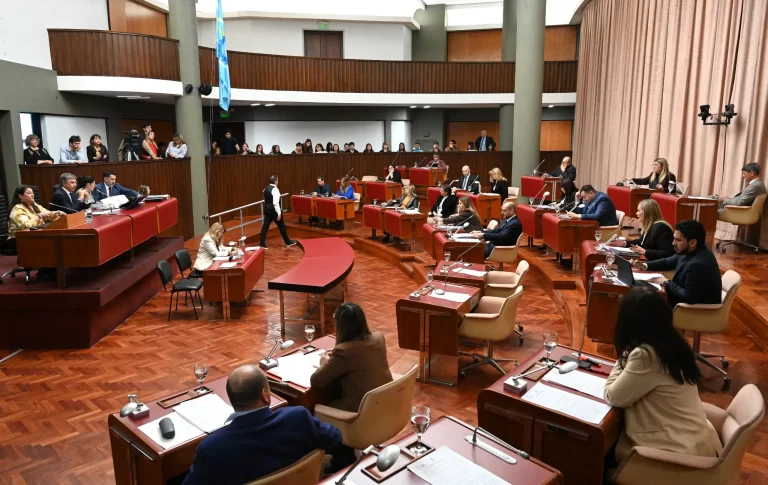 La Legislatura aprobó el proyecto de alivio financiero para familias con deudas bancarias