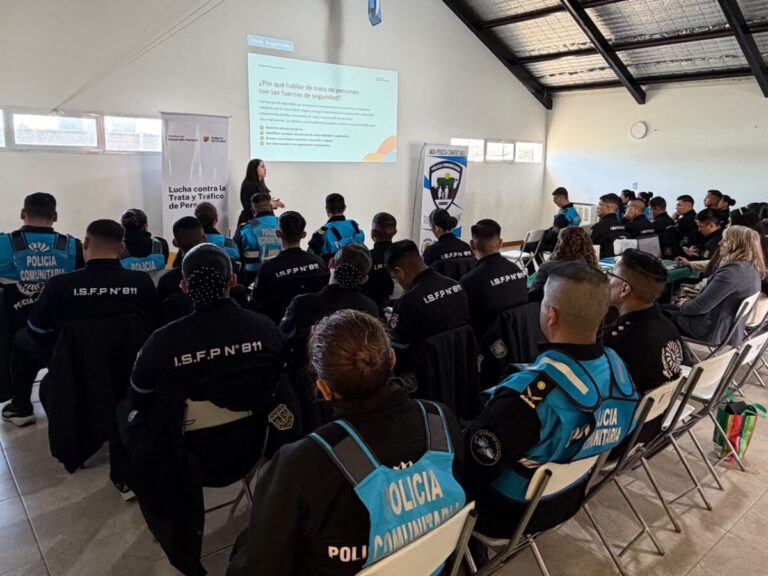 Chubut fortalece la capacitación de policías comunitarios y cadetes para prevenir la trata de personas