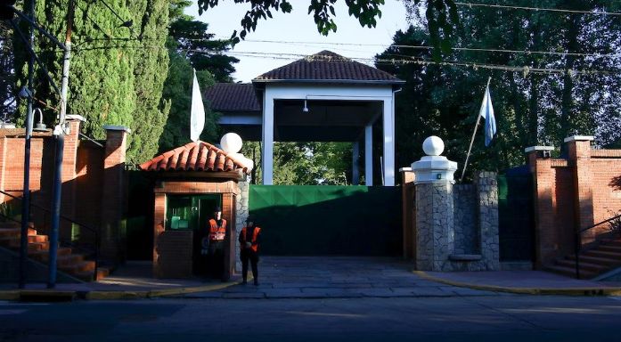 Milei dispuso que la Casa Militar asuma el control de la seguridad de Olivos