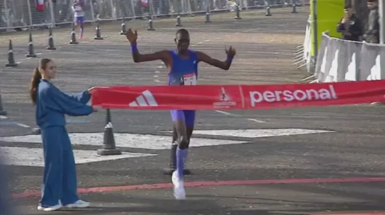 El keniano Bethwel Kibet Chumba ganó la Maratón de Buenos Aires